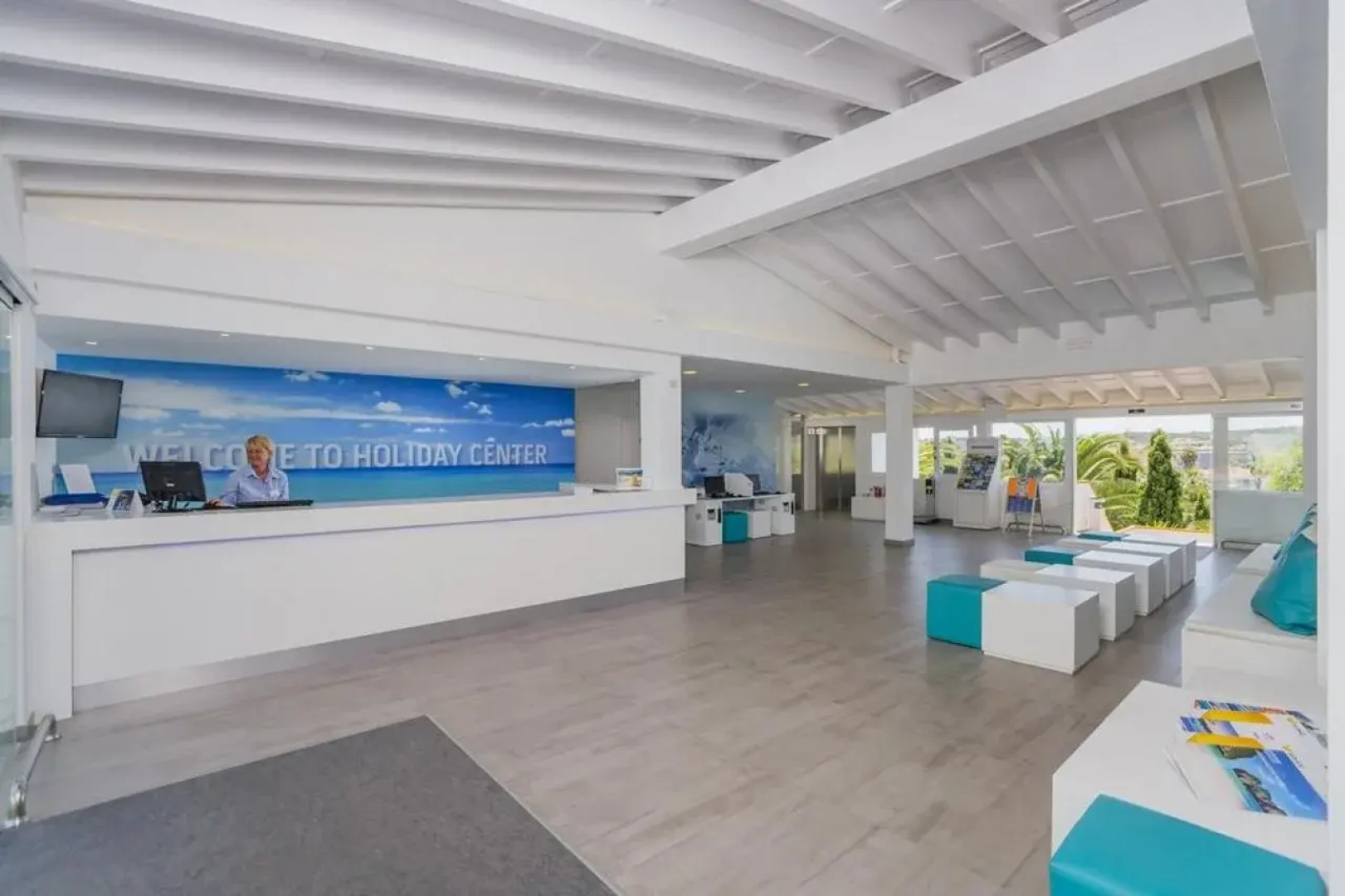 Апарт-отель Holiday Center Santa Ponsa