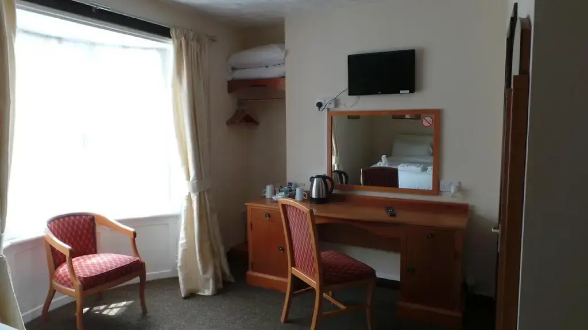 Dolphin Hotel