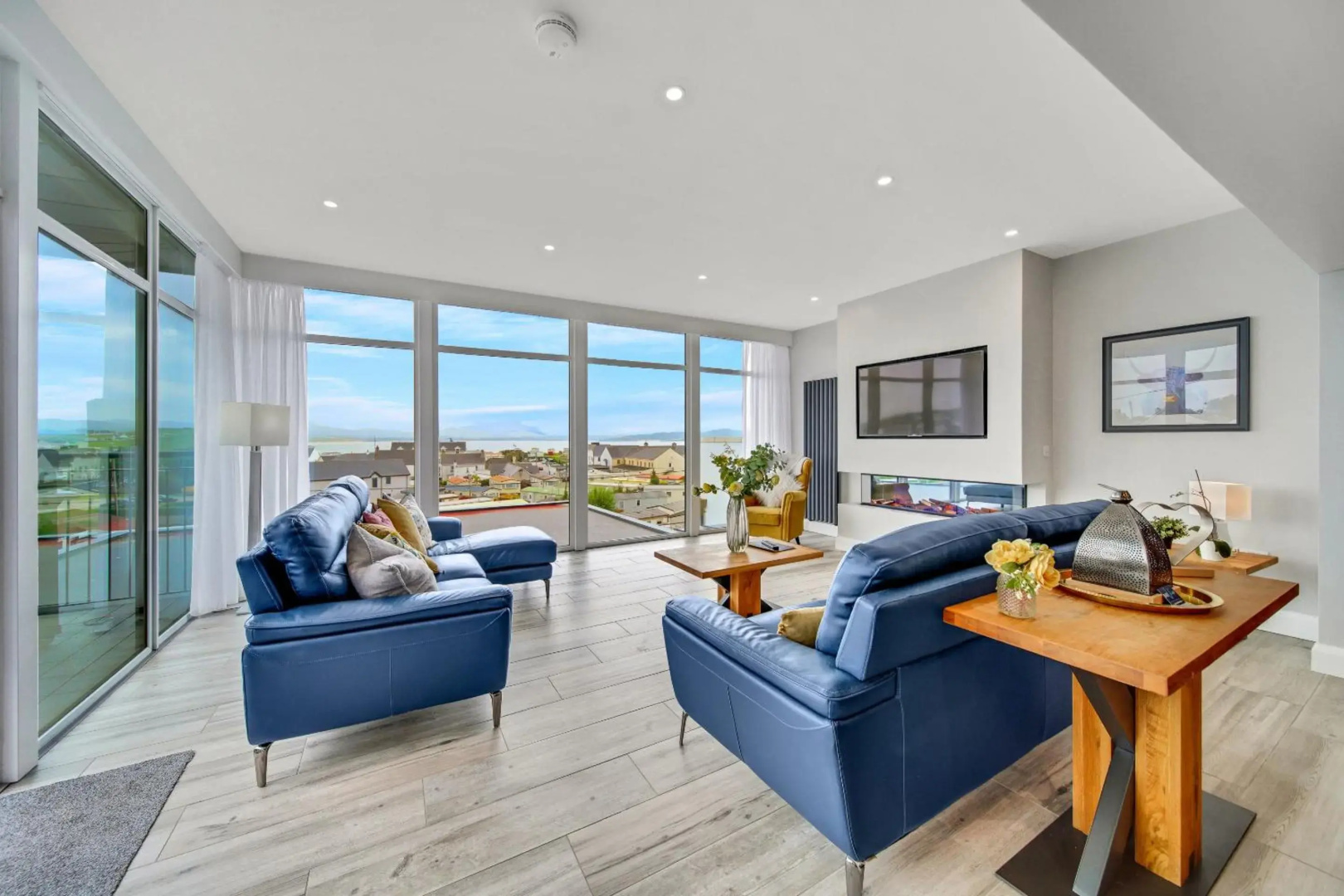 BayView Luxury 4 Bedroom Penthouse