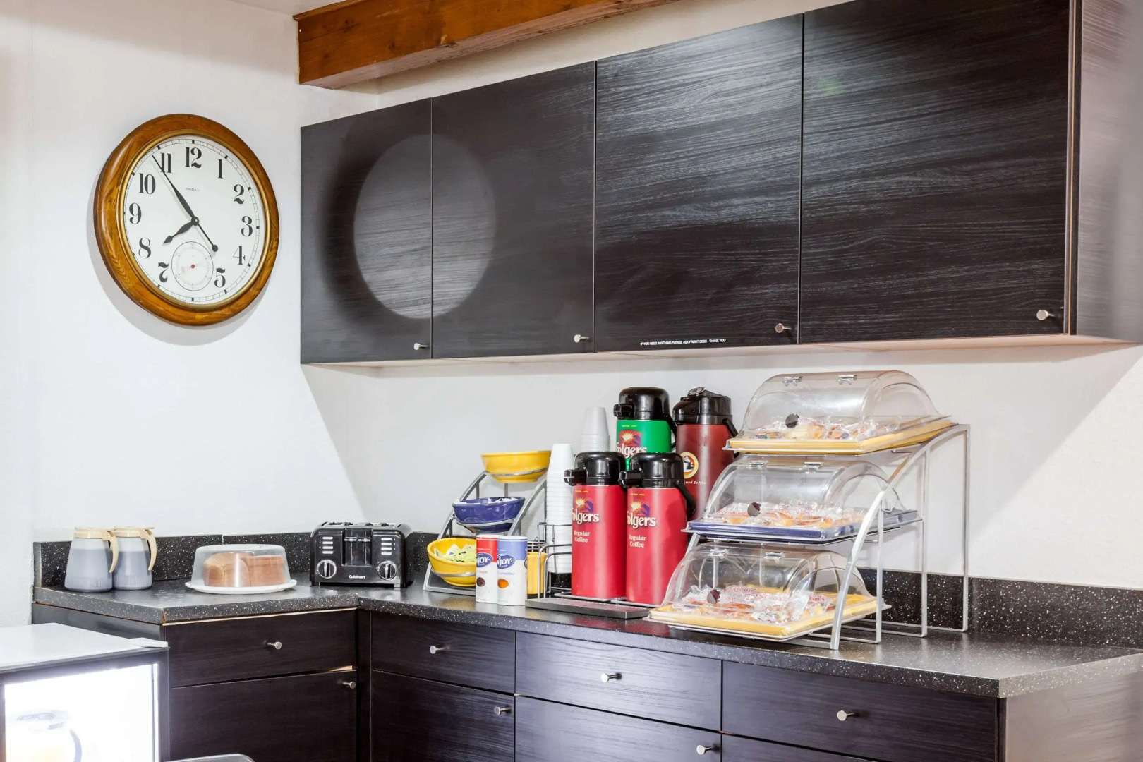 Days Inn by Wyndham Castaic Six Flags Magic Mountain