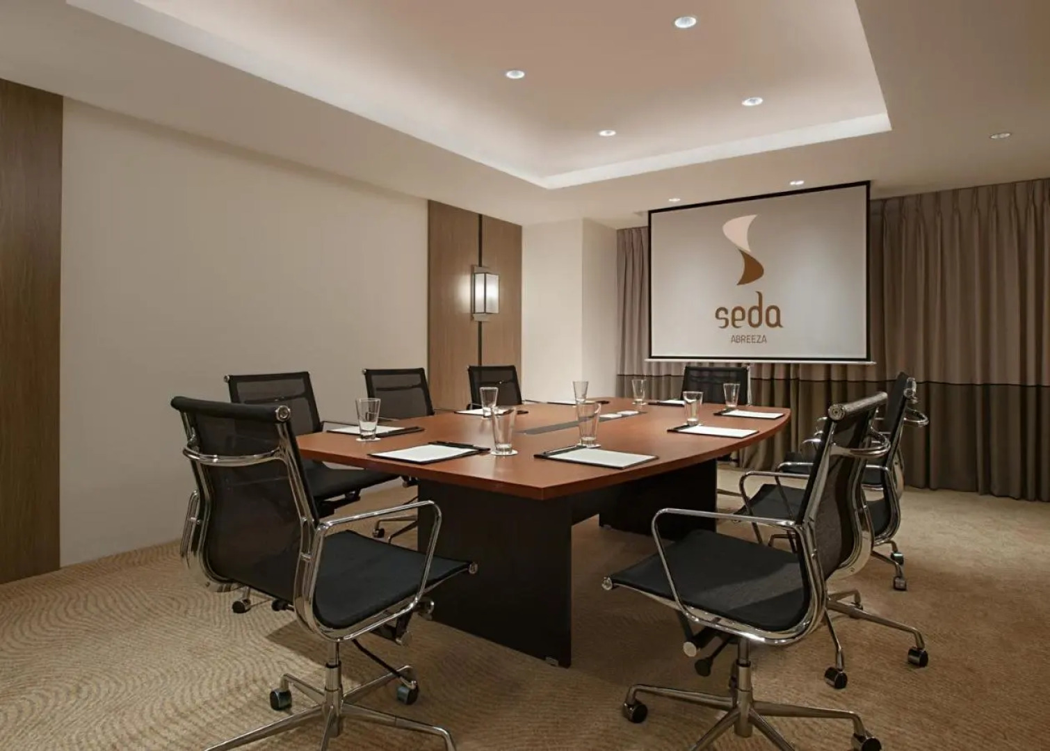 Seda Abreeza - Newly Renovated