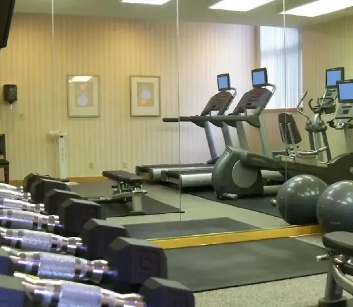 Tysons Corner Suites A Baymont By Wyndham