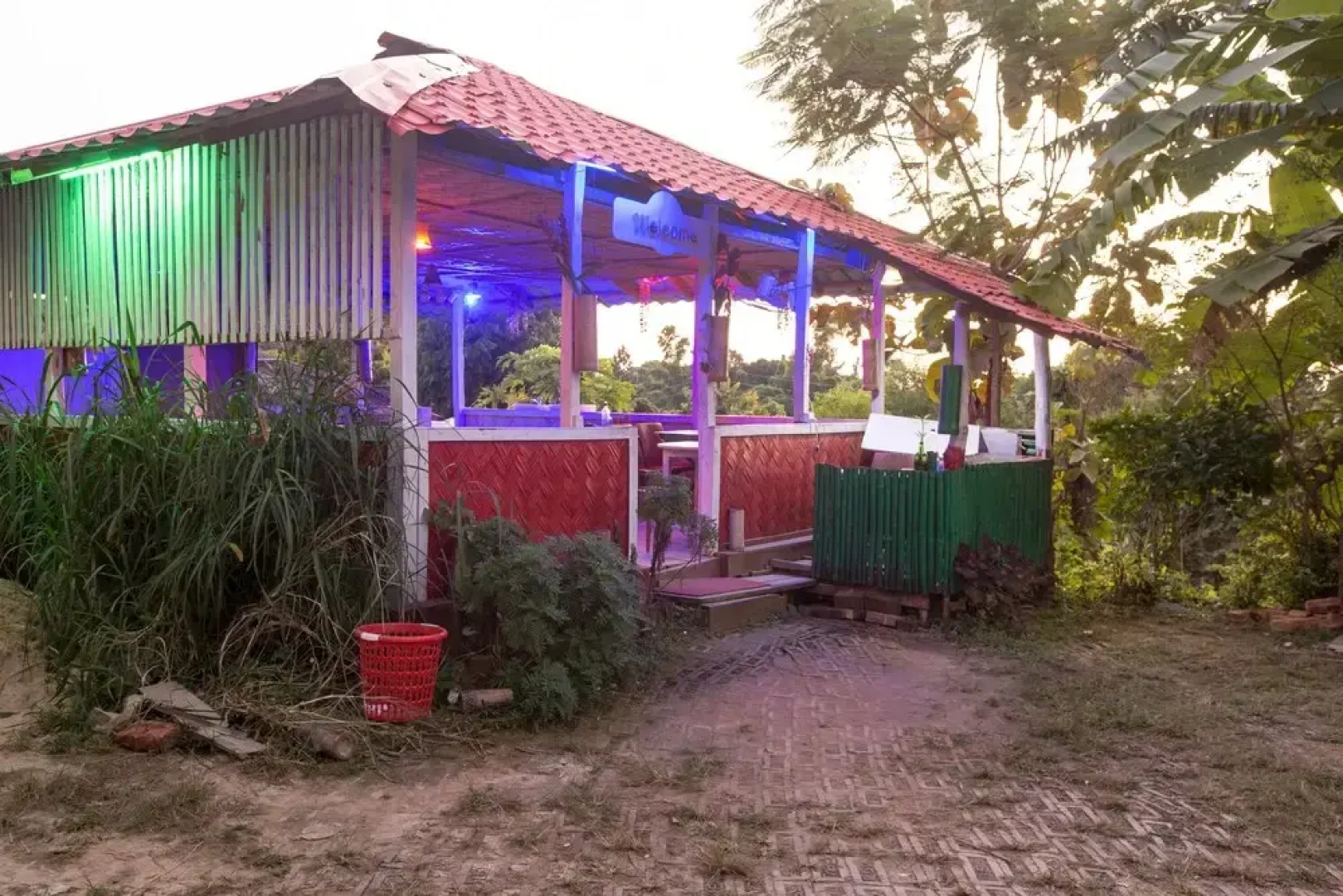 Fanush Resort