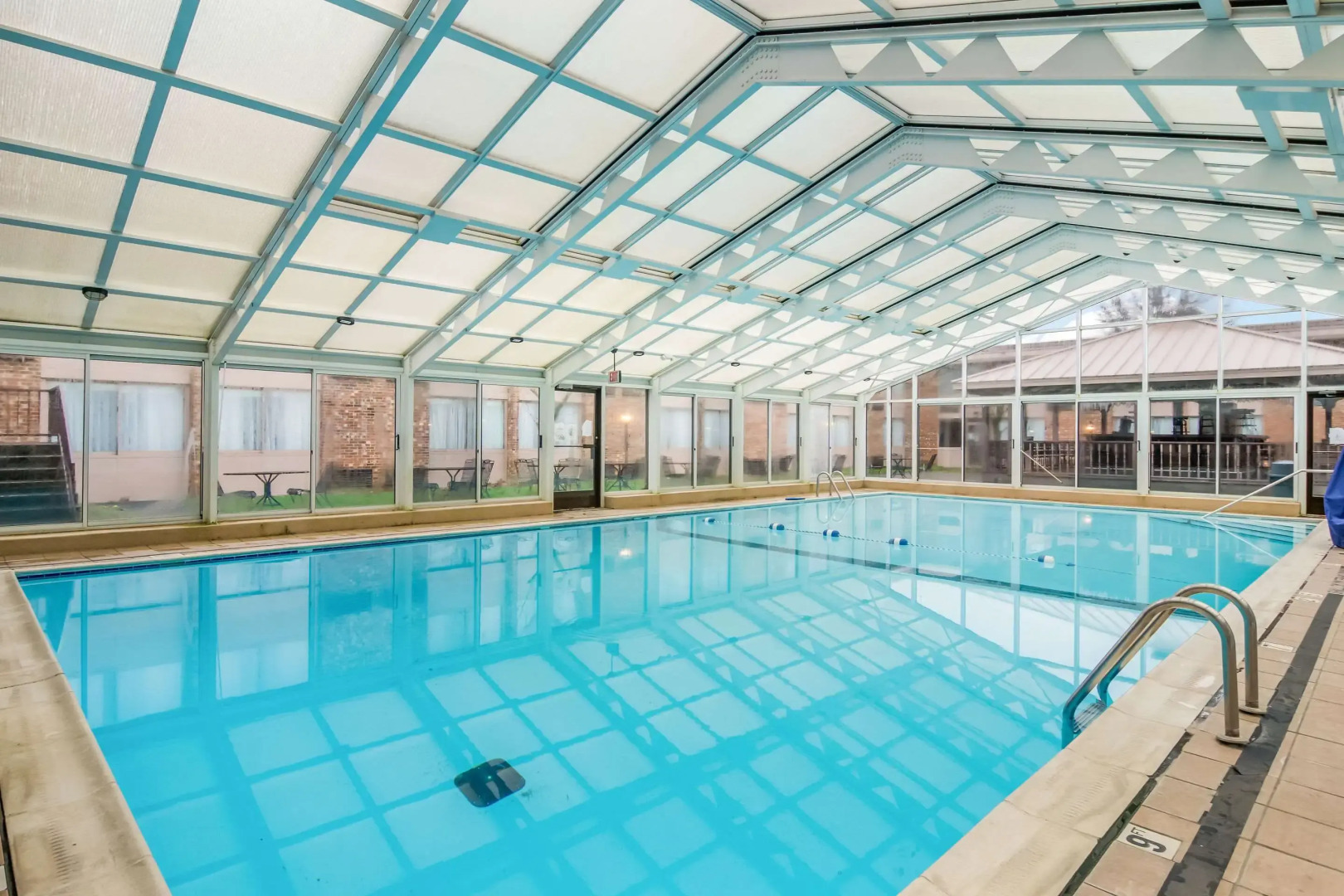 Comfort Inn & Suites Pittsburgh Fox Chapel