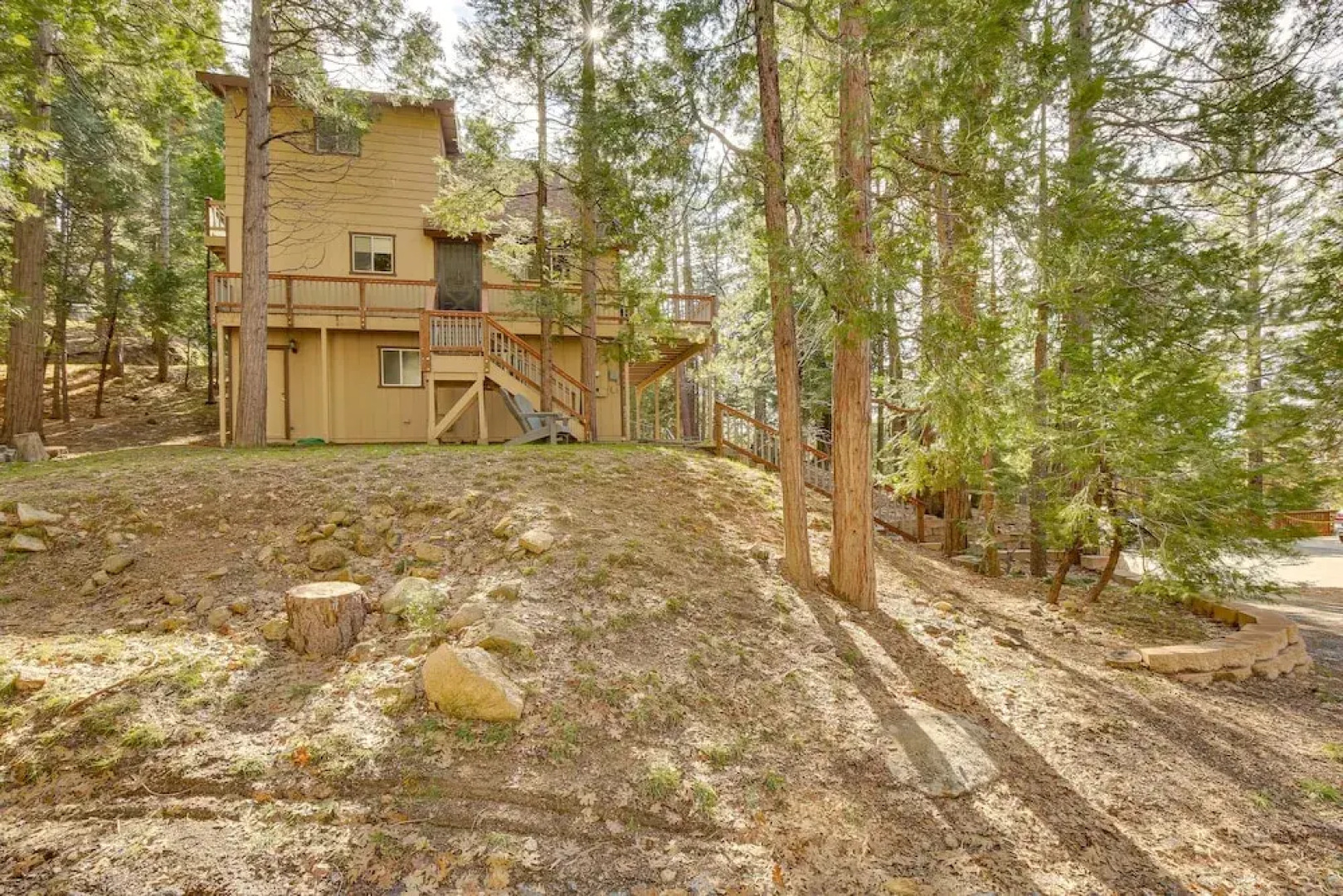 Woodsy Lake Arrowhead Cabin w/ Fire Pit Table