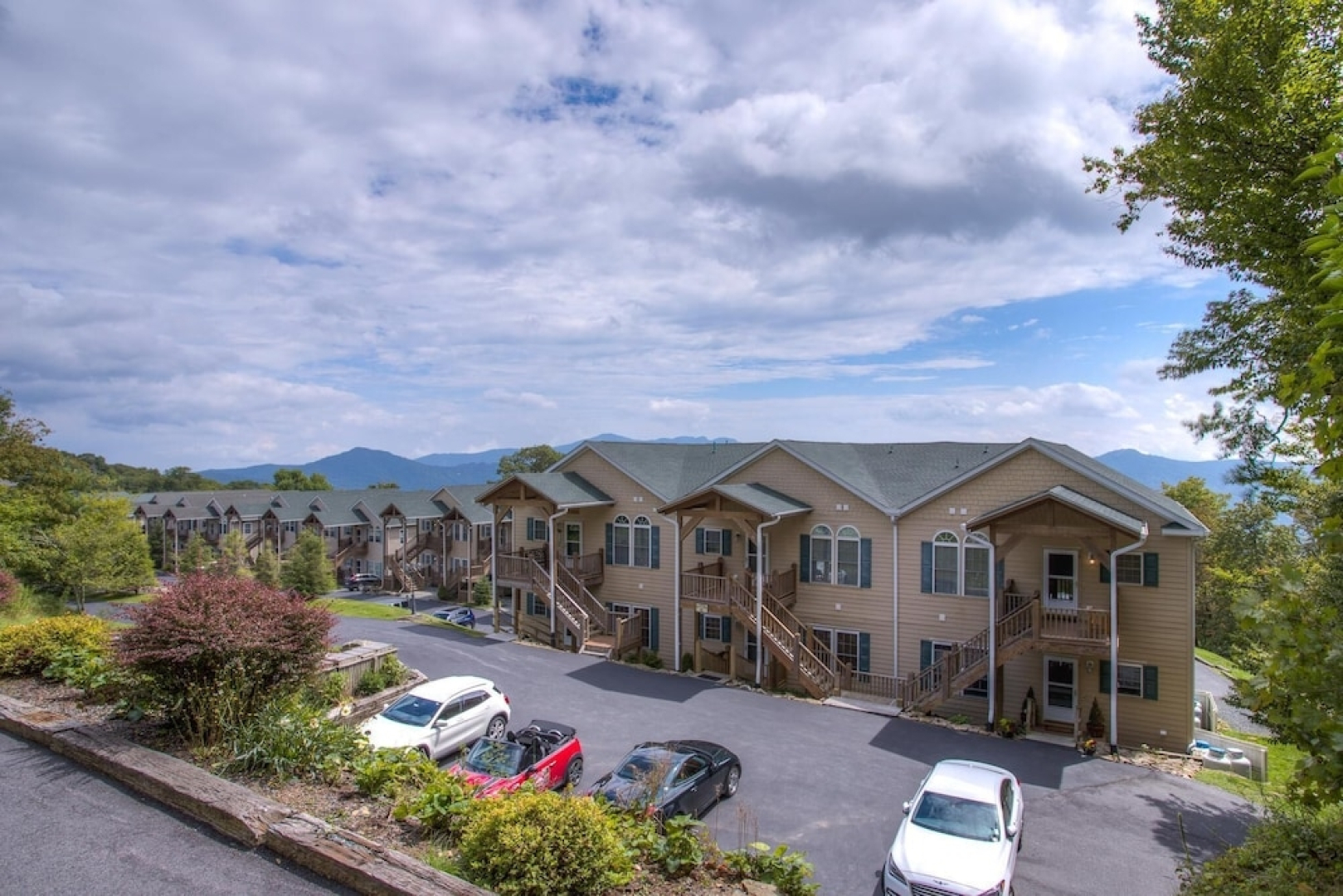 VCI - Klonteska Condominiums #A3