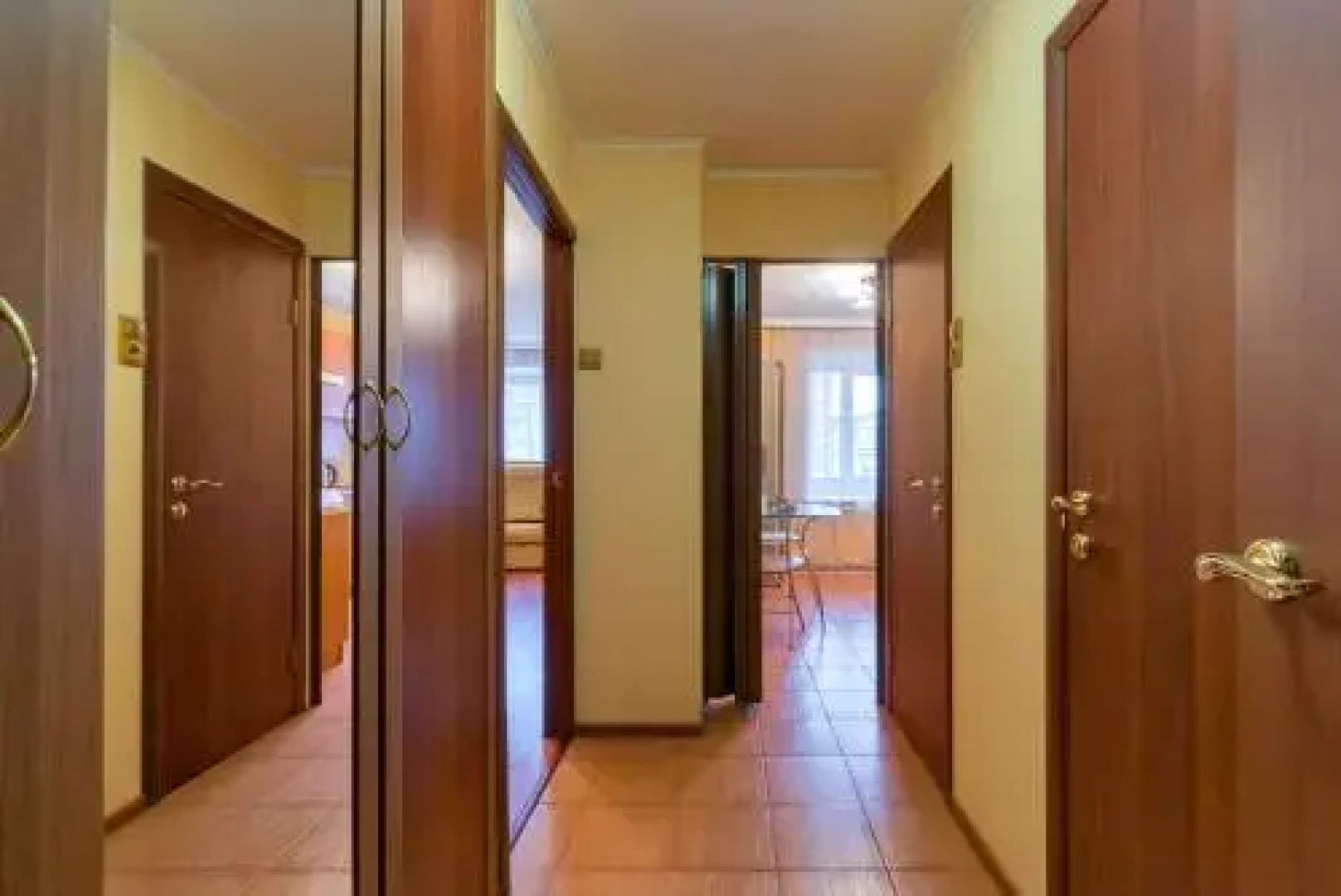 Апартаменты на Комендантском 25