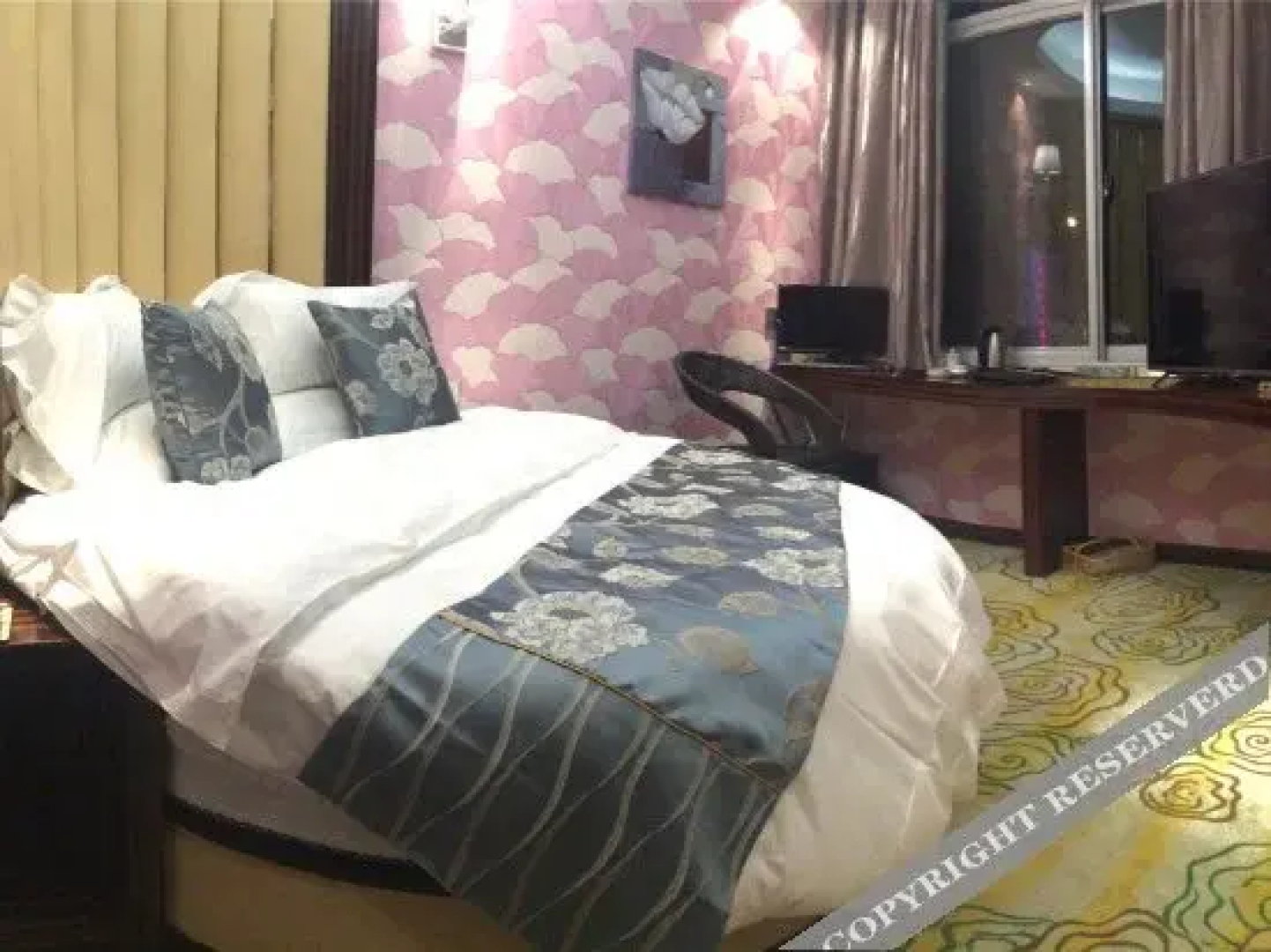 Rich Hotel