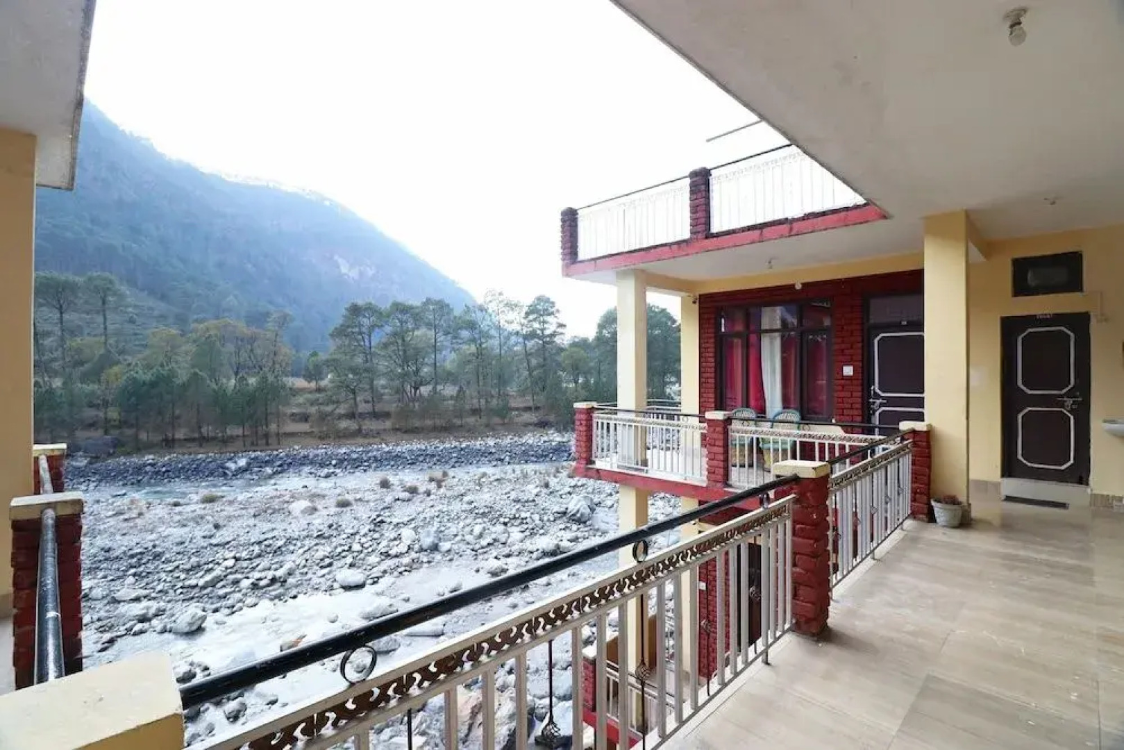 OYO 23275 Shiv Ganga View