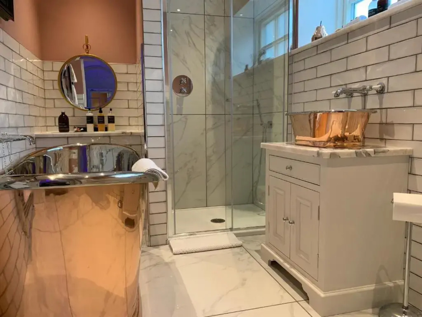 Little Fox Lodge Hideaway Glencoe - 5 Star with Hot Tub overlooking Loch Linnhe