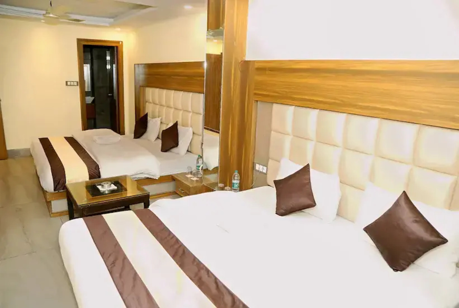 Hotel Green Leaf By T And M Hotels