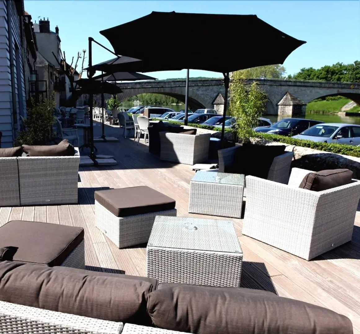 La Lucarne Aux Chouettes