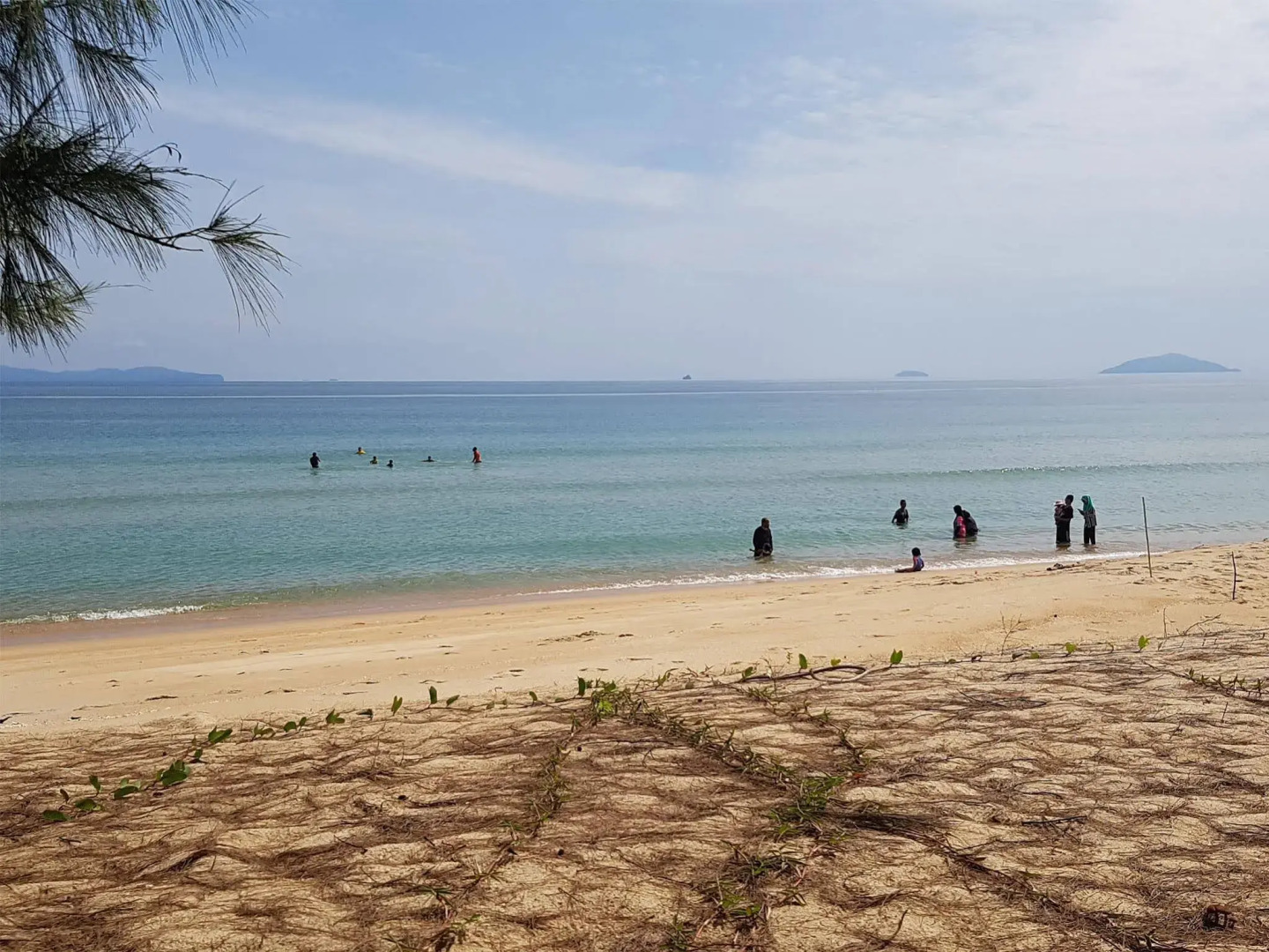 Pandan Laut Beach Resort