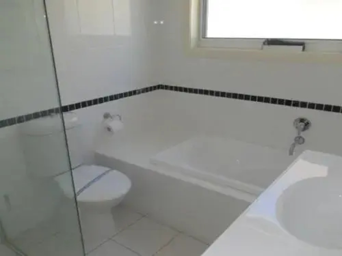 Ultimate Beach House' 19a Graham Street - views , peace & quiet