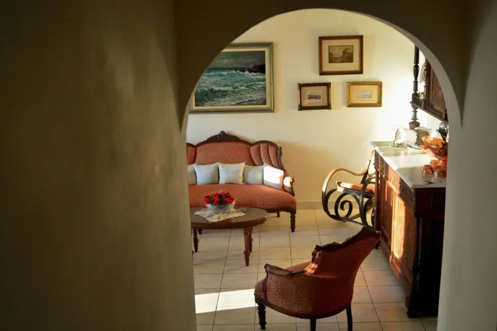 Sophisticated Central House In Tinos