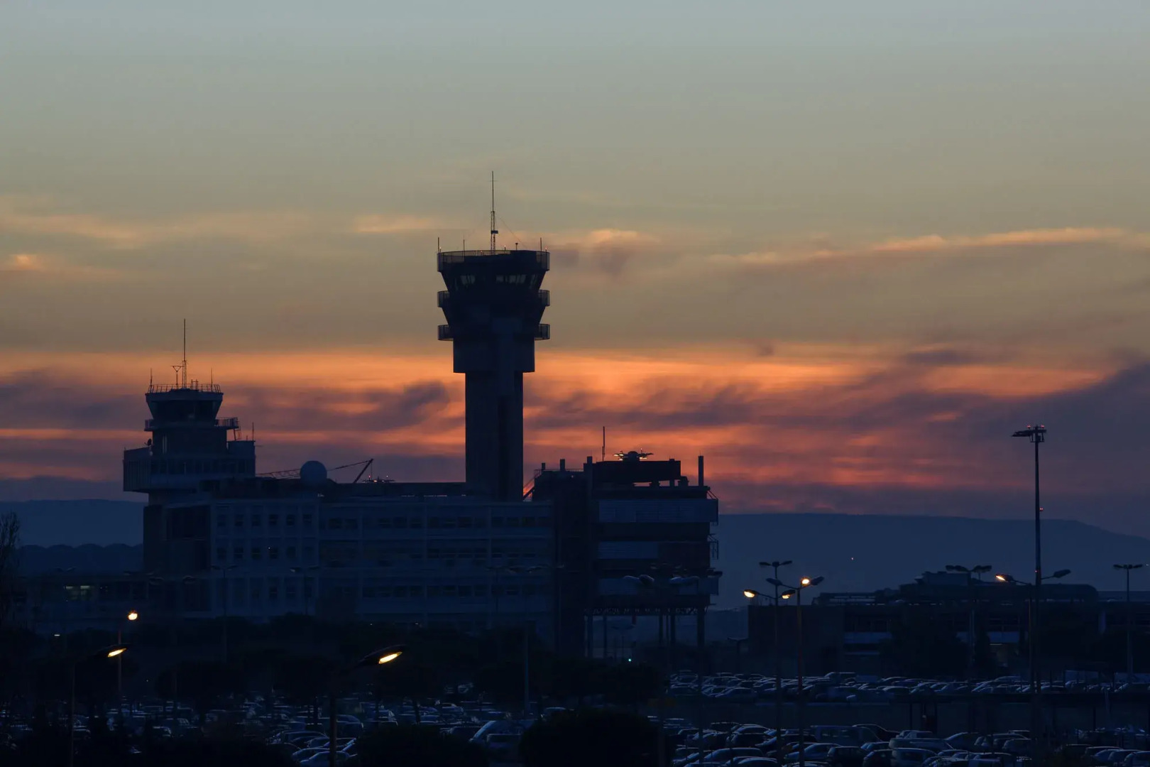 Hotelf1 Marseille Aéroport
