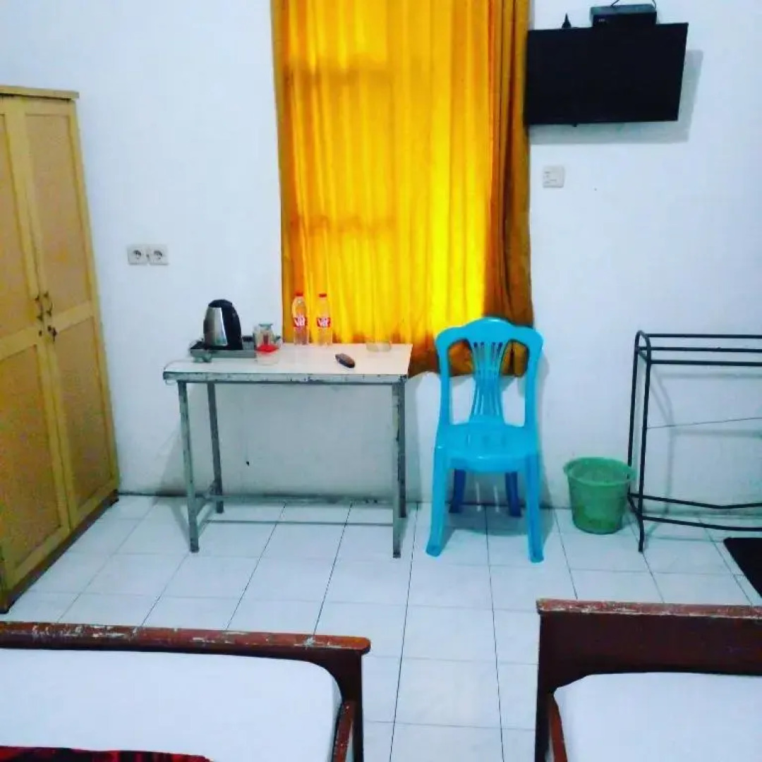 Hotel Raya by OYO Rooms