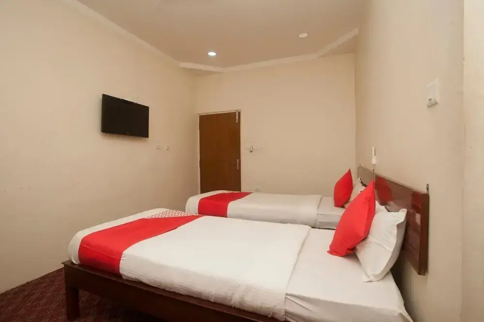 Hotel Eastern Star by OYO Rooms