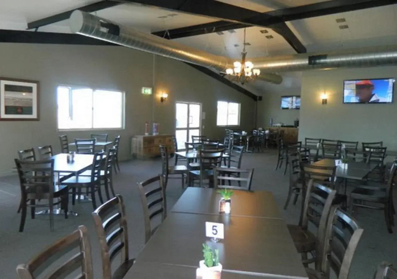 Dooleys Capella Tavern and Motel