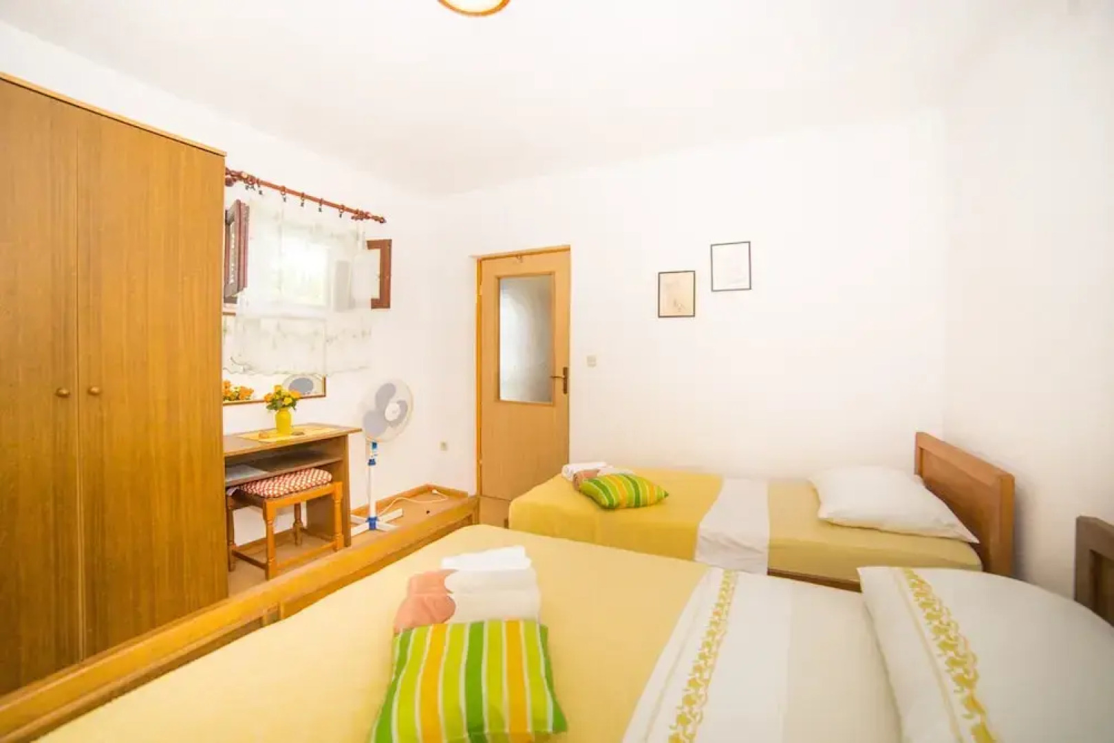 Apt Next to the Beach w Balcony and sea View