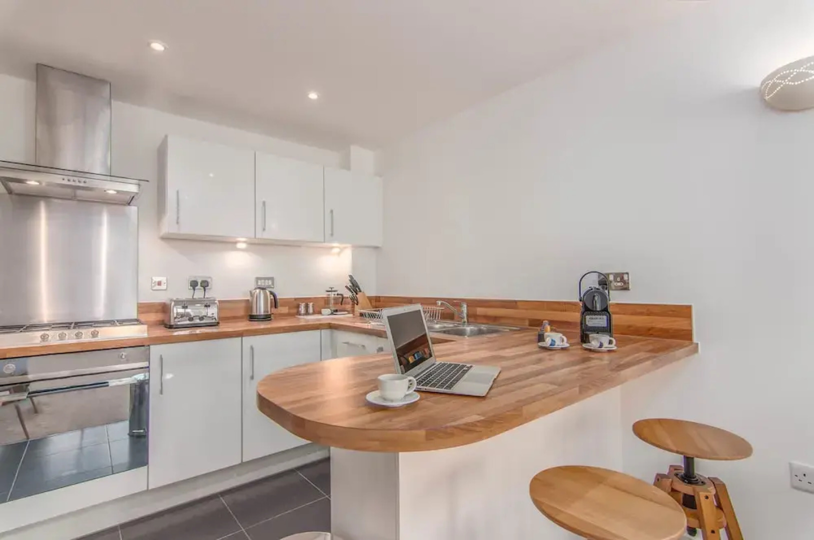 Executive Stansted Airport Apartment