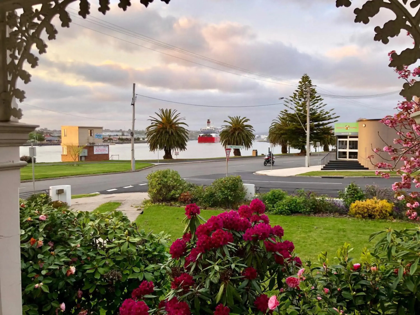 Riverbank Villa Devonport