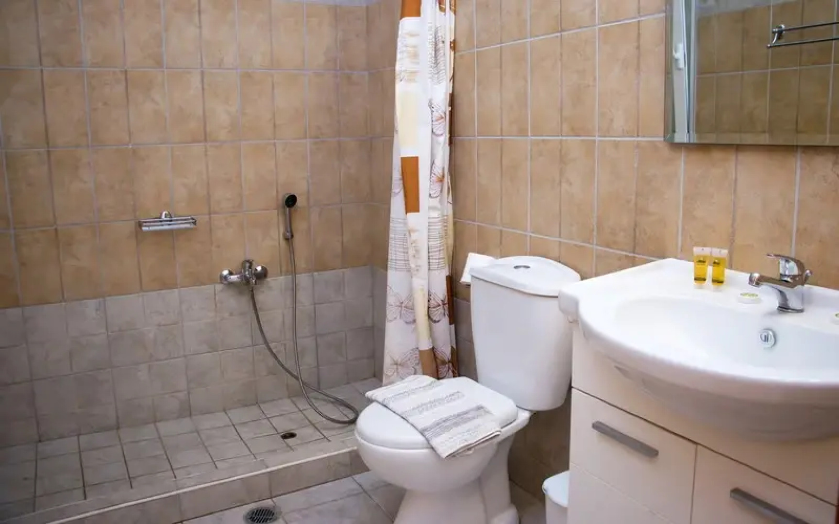 Gennadi Garden Apartments