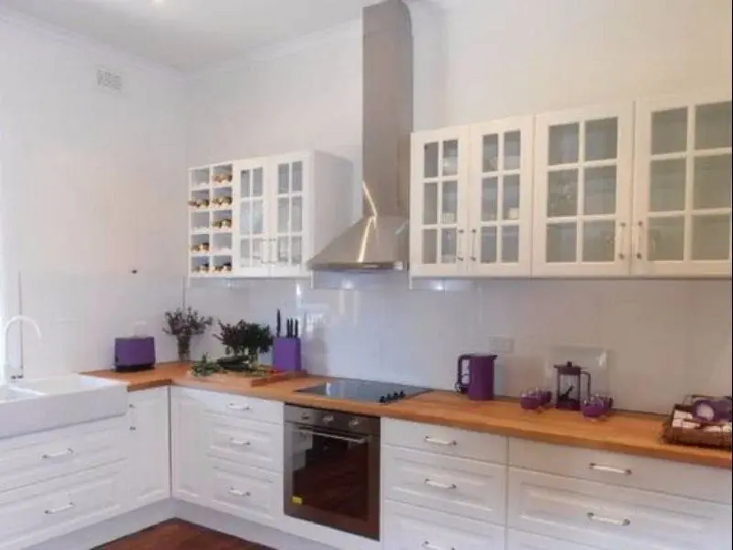 Barristers Block Vigneron Villa