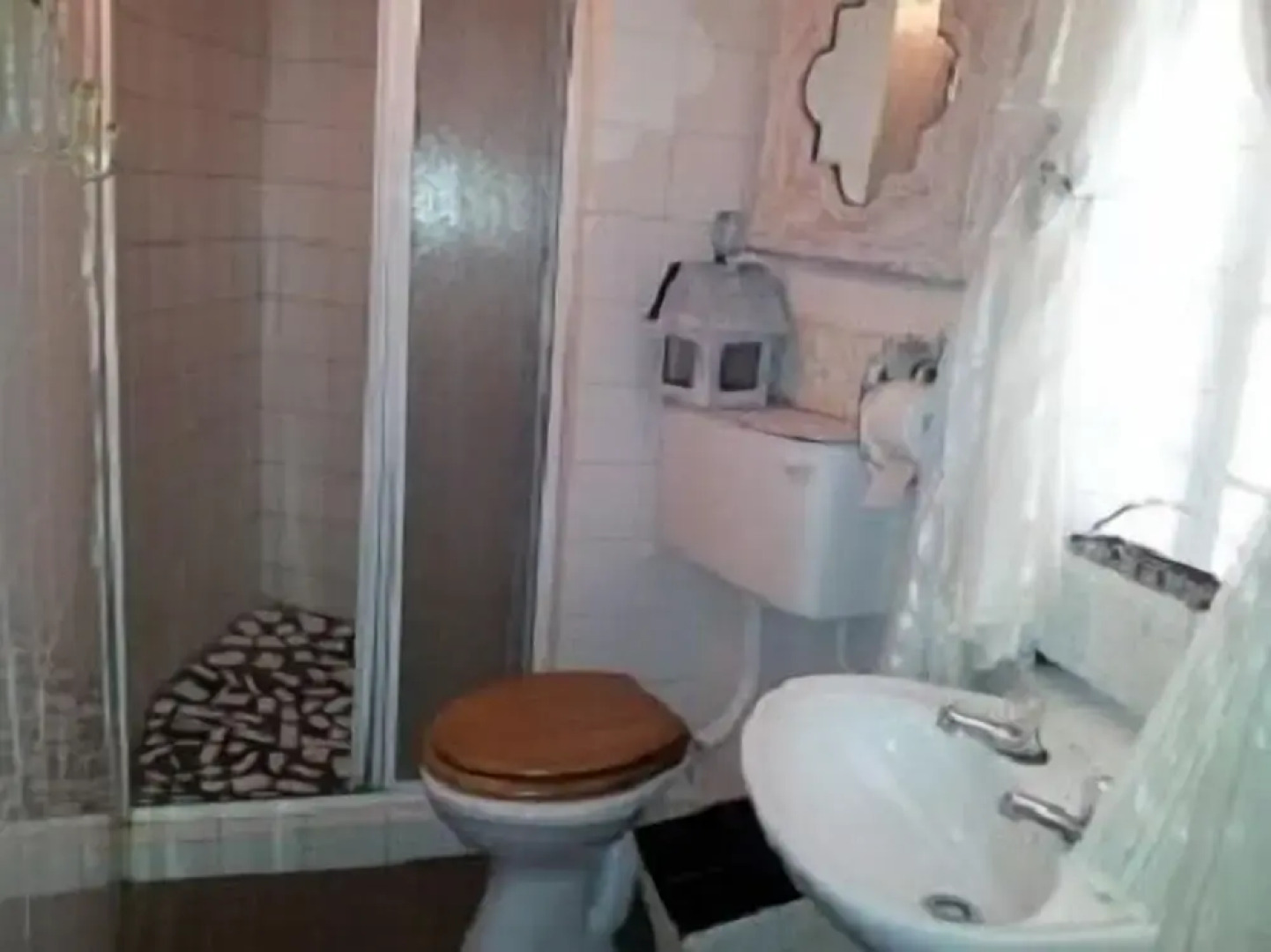 The Green Acorn Guest House