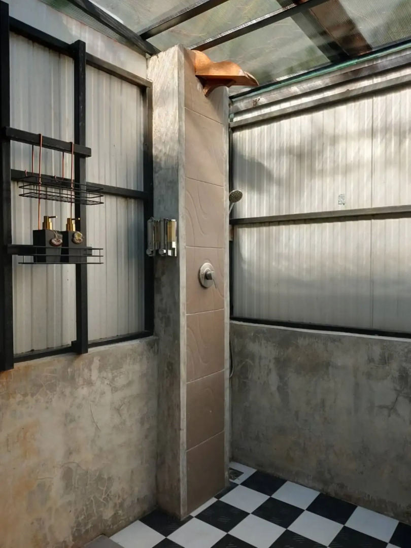 Kaengkrachan Boathouse Paradise Resort