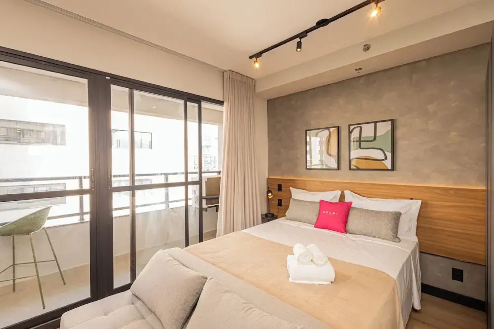 Sky Design Alphaville Housi by Anora