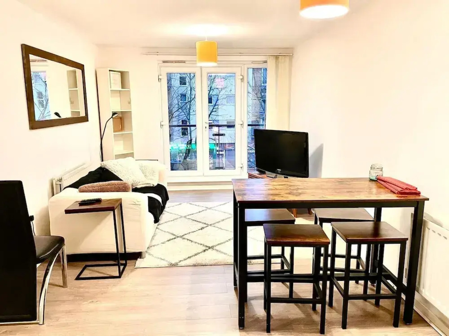 Peaceful Impeccable 2-bed Apartment in Hatfield