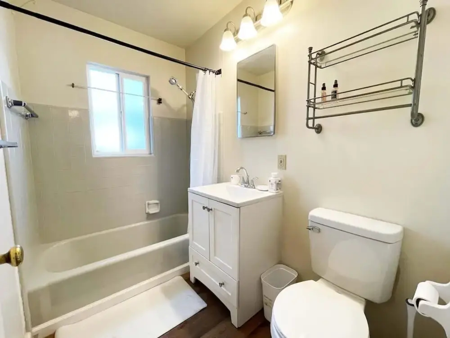 Campbell Cozy Bright 2B 1b AC Close to Downtown
