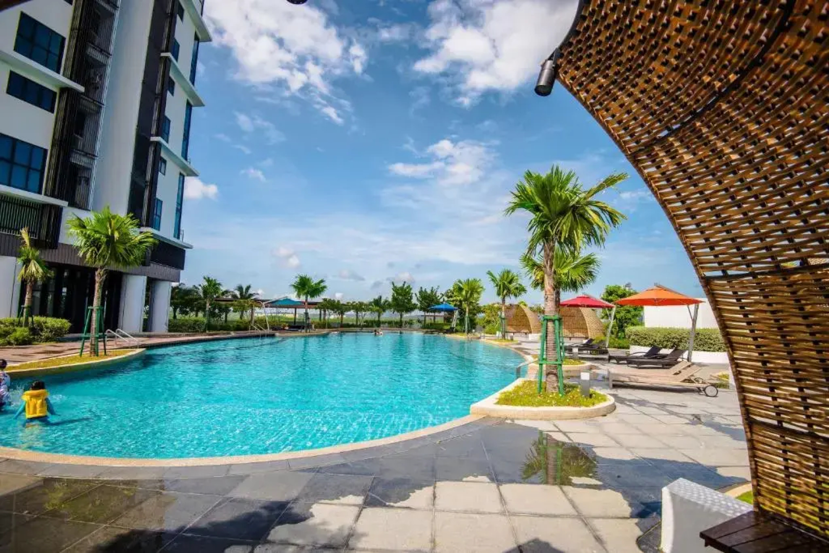 Stay @ Almas Puteri Harbour