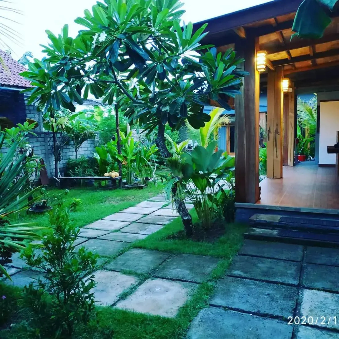 Surf Retreat Villa Sari