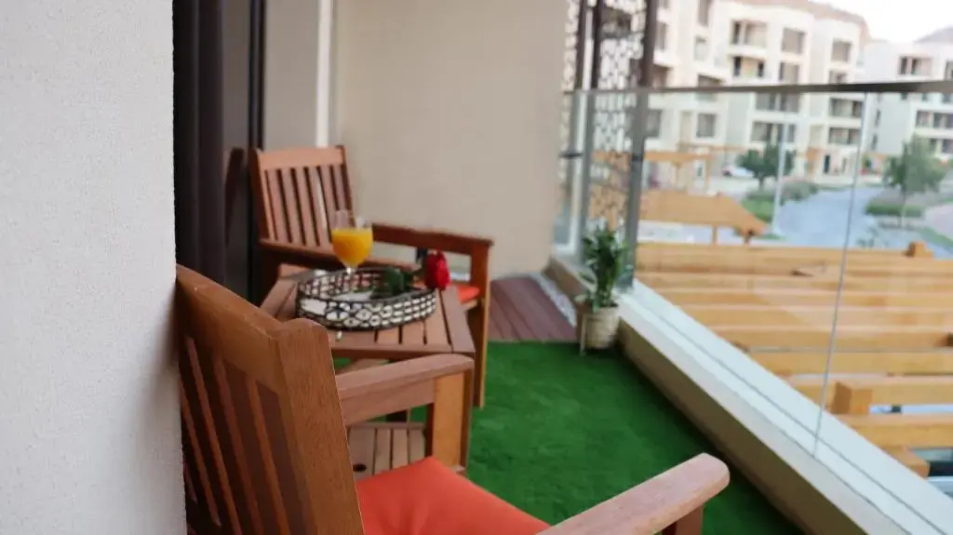 Stylish Apartment with a Jacuzzi (Park&Pool View)