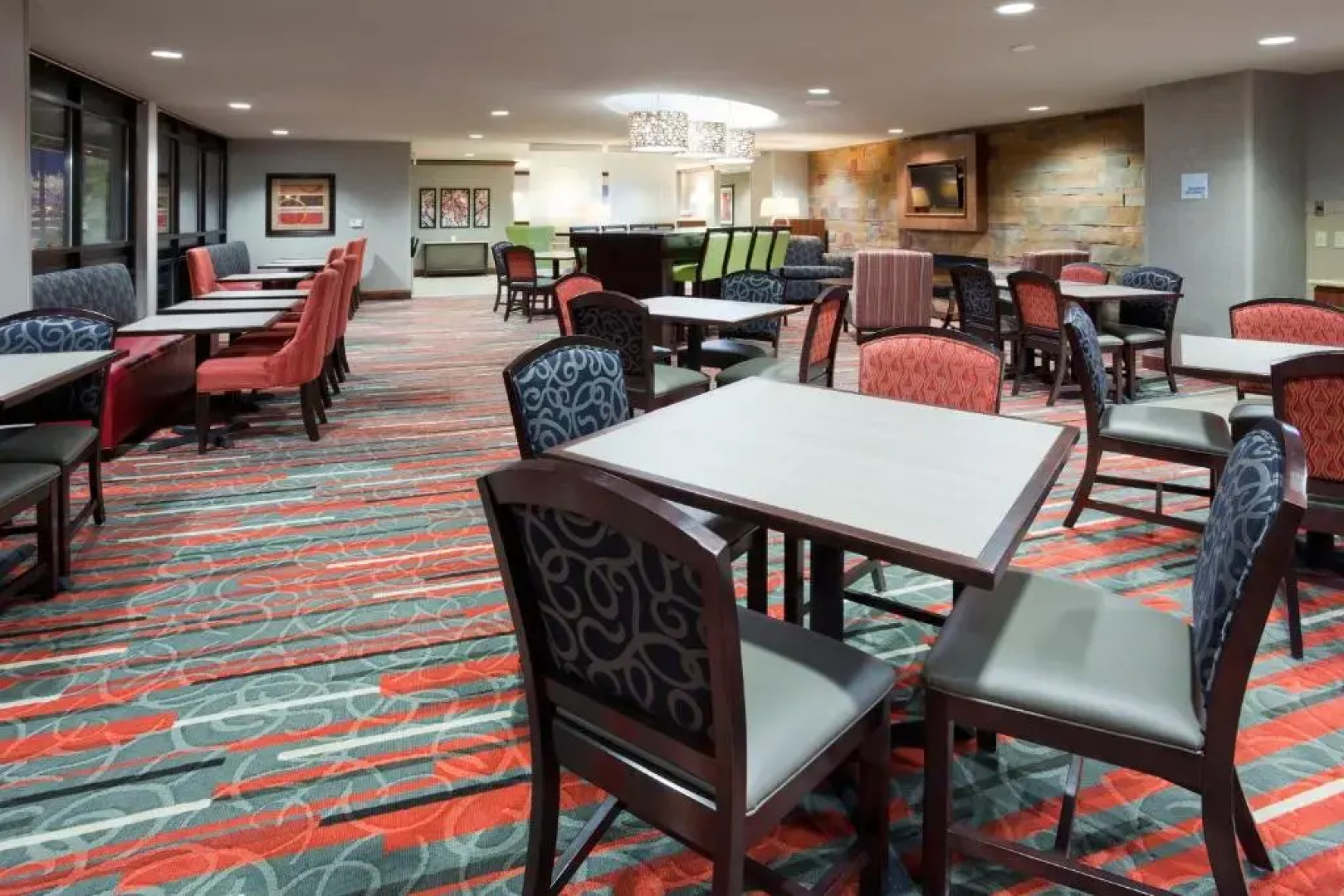 Holiday Inn Express & Suites Bloomington - MPLS Arpt Area W by IHG