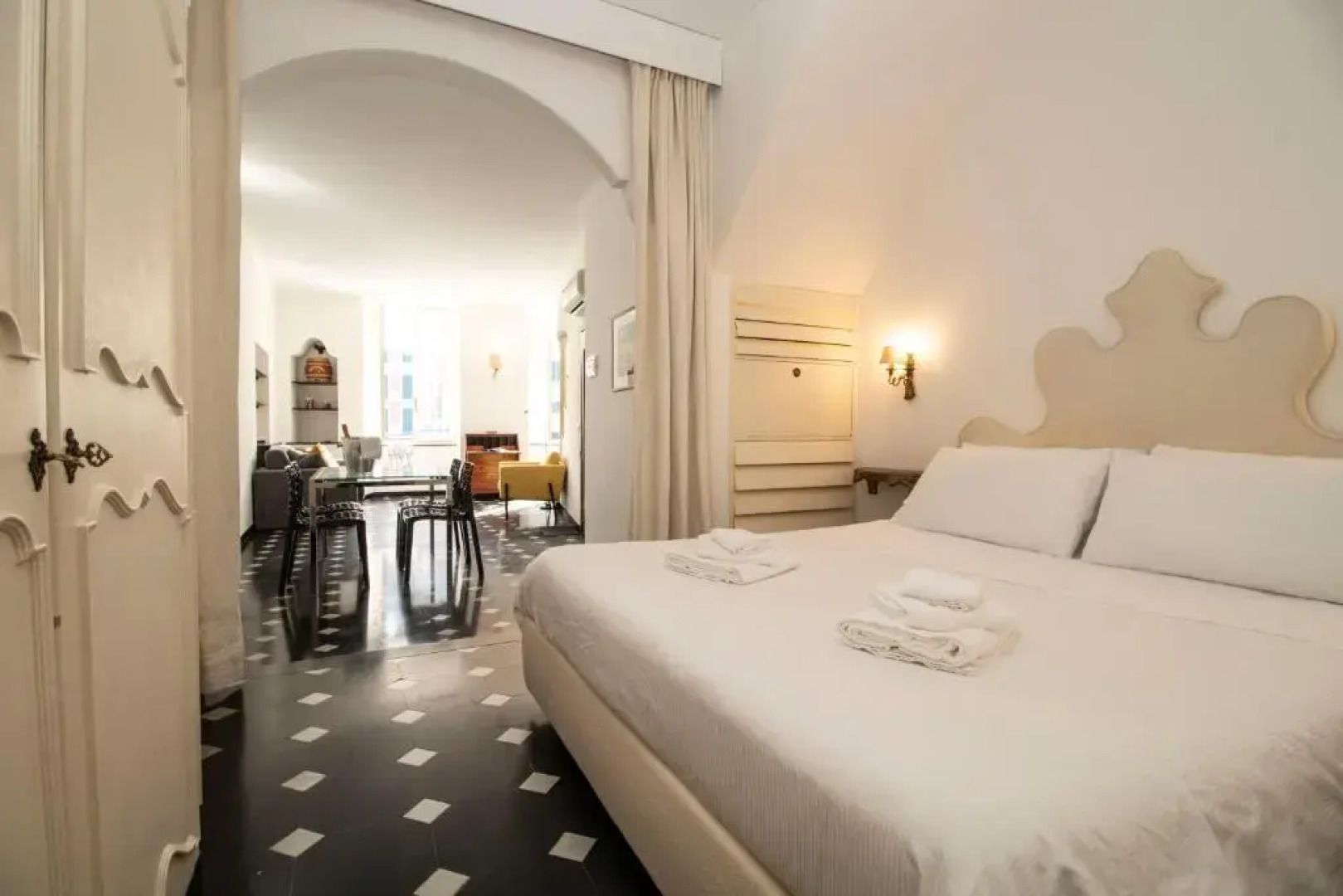 Royal by PortofinoHomes