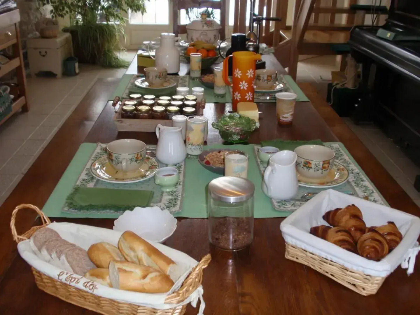 Hébergements Insolites en cabanes