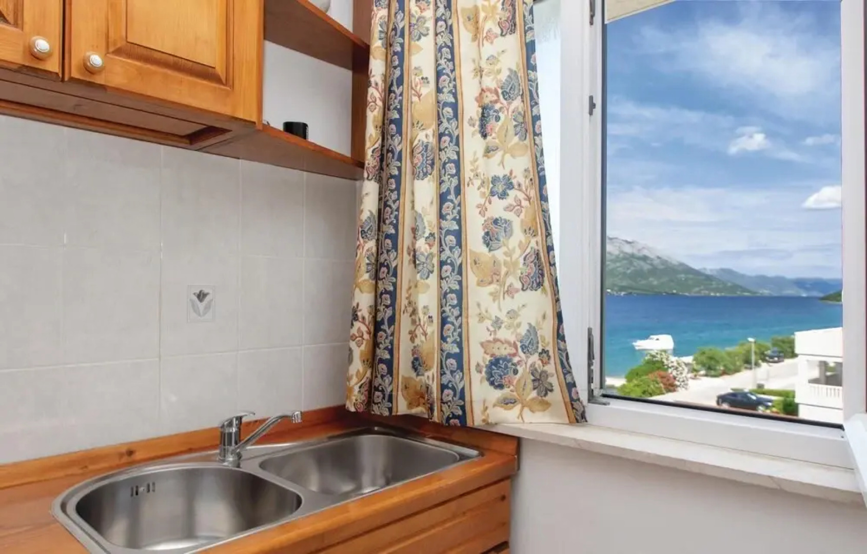 Awesome Home in Racisce With Wifi and 2 Bedrooms