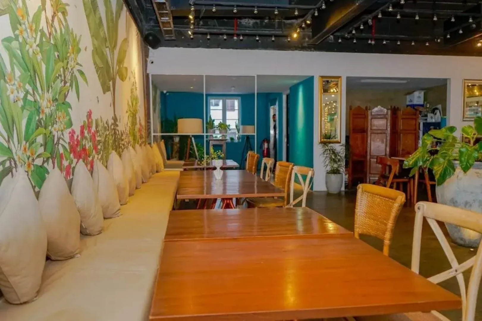 Fairway Colombo - Sri Lanka's First Hotel With Robot Technology