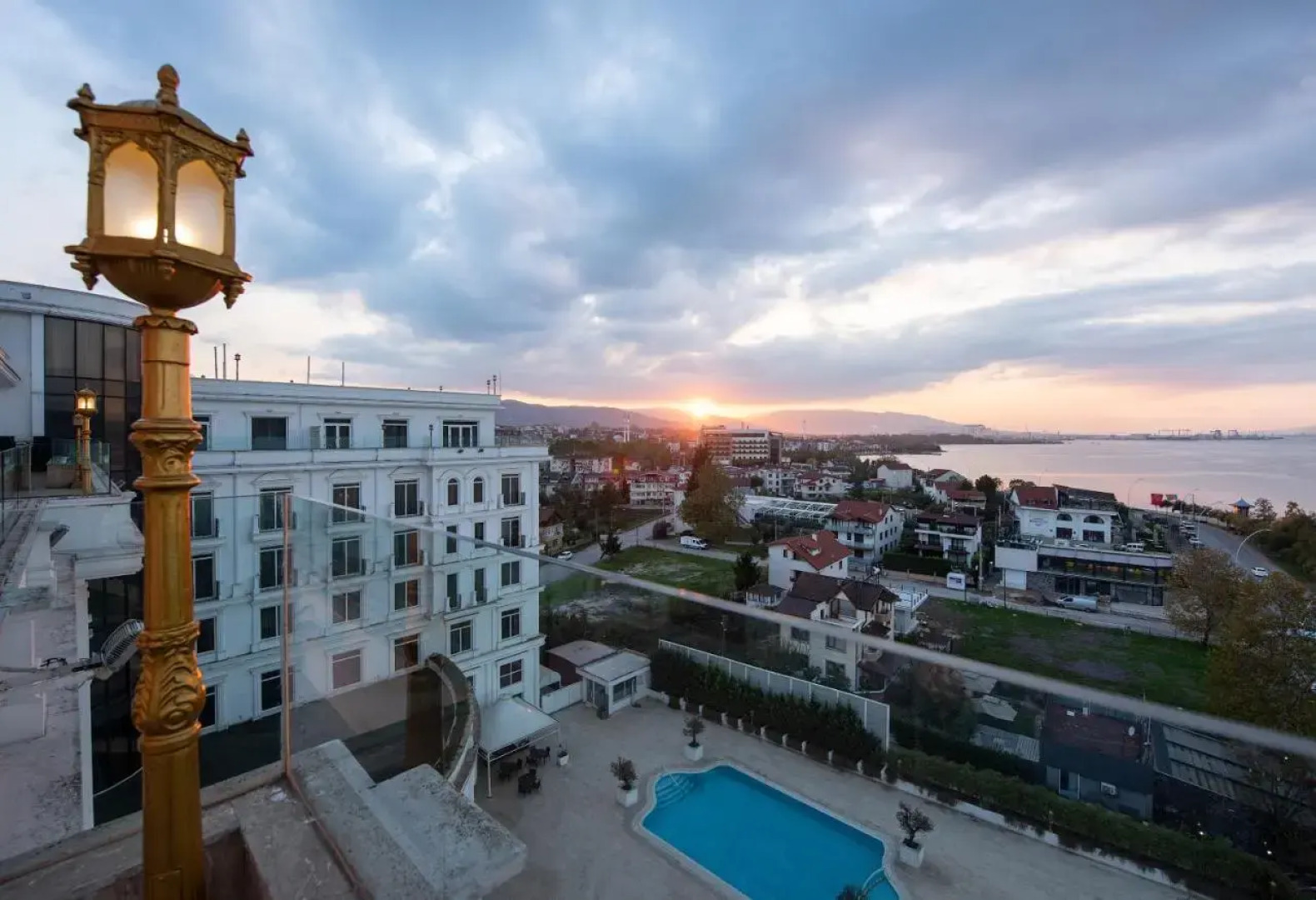 Wellborn Luxury Hotel