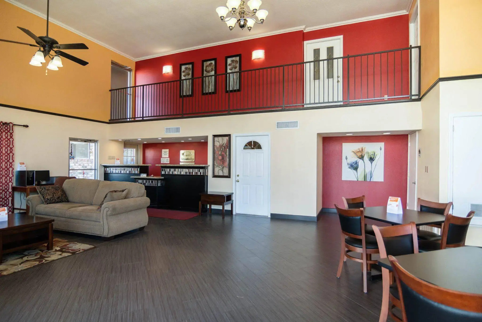 Econo Lodge Russellville I-40