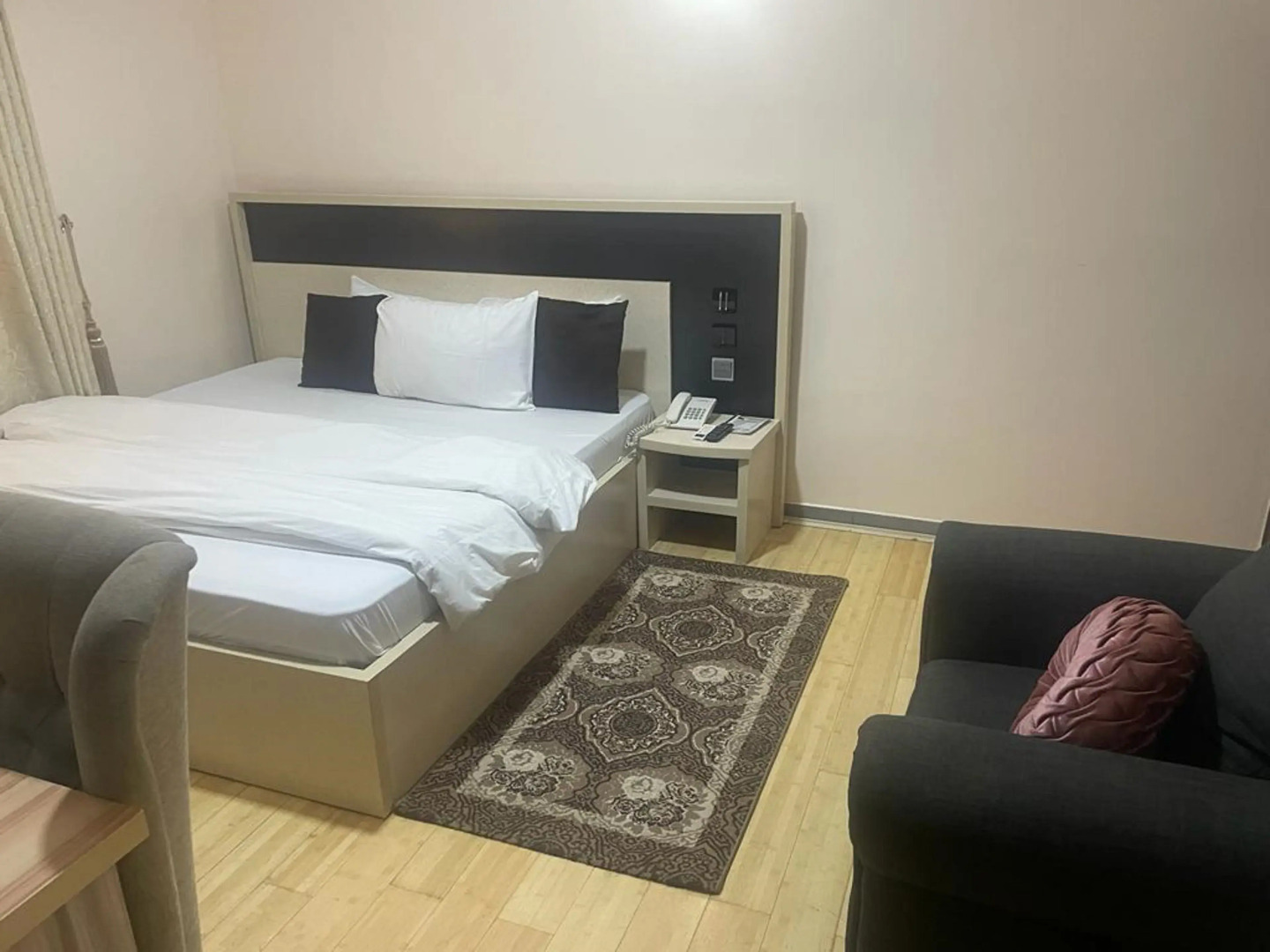 Eleventh House Hotel