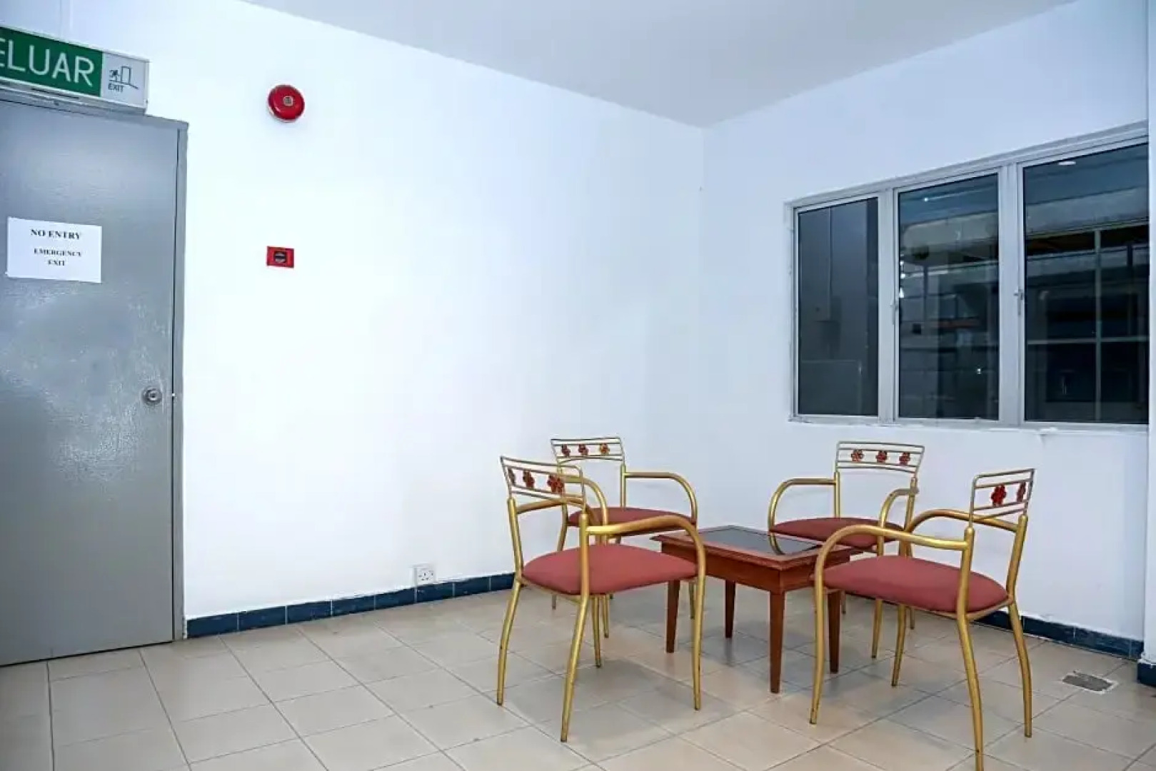 Capital O 89876 Safari Hotel