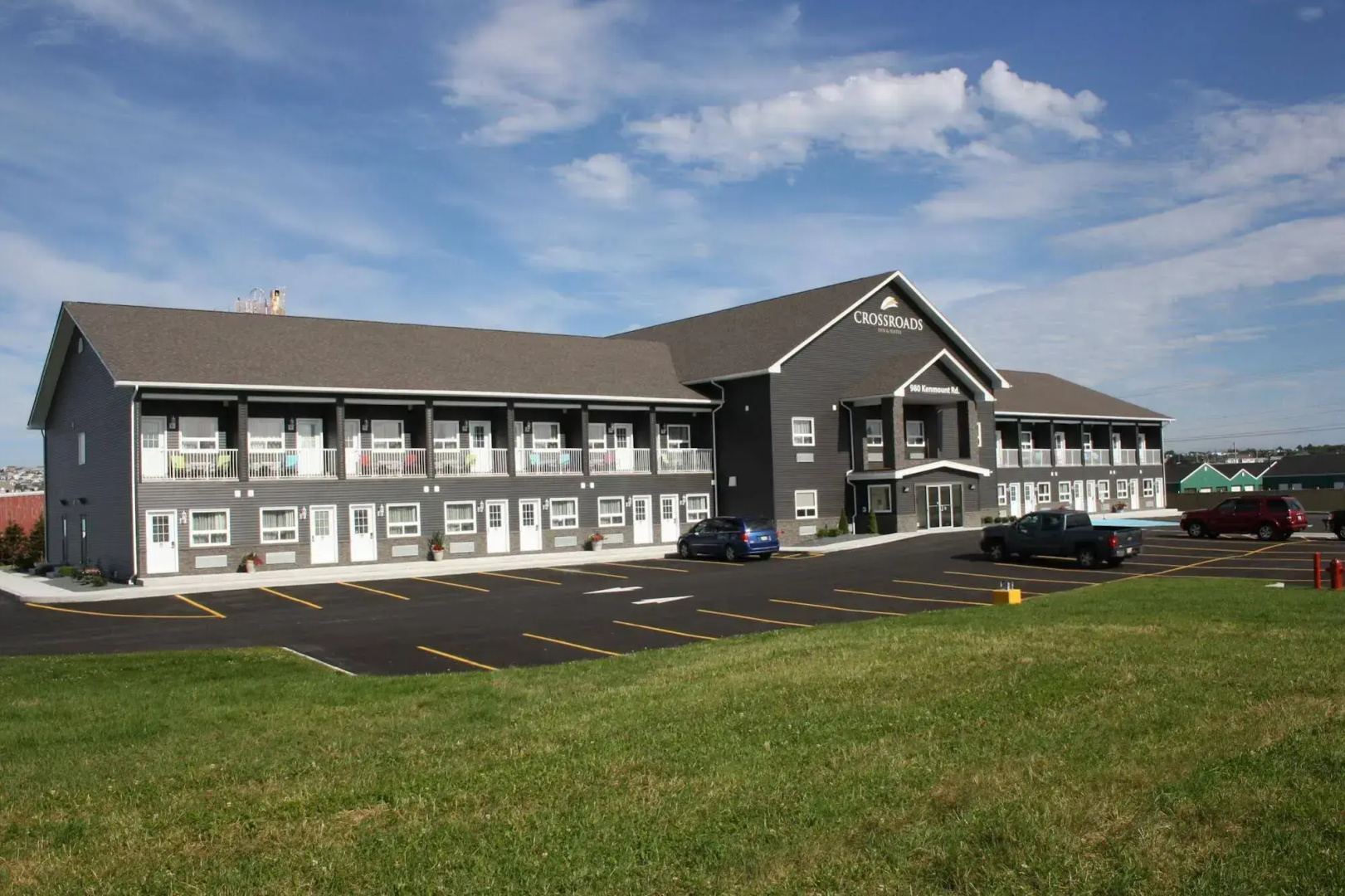 Crossroads Inn & Suites