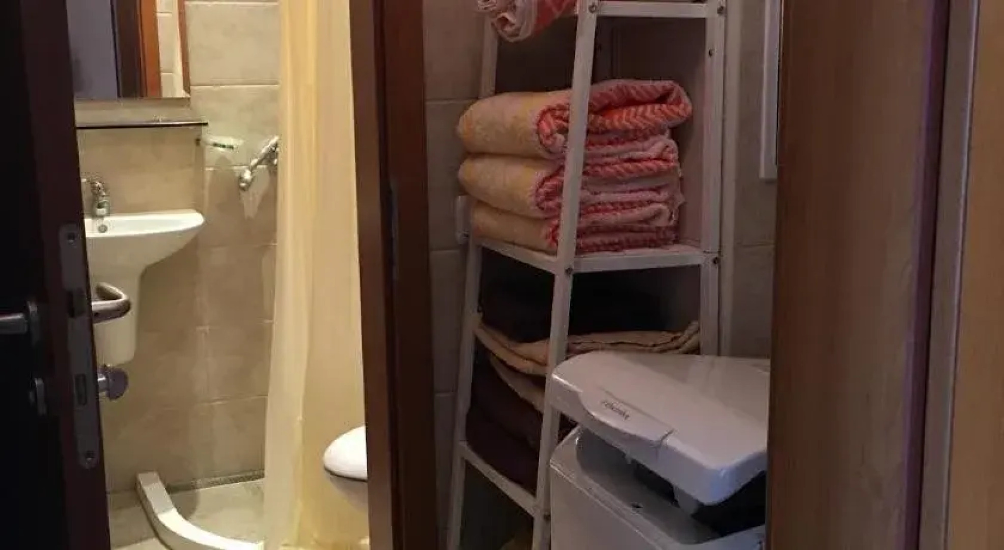 Lucky Beach Apartments