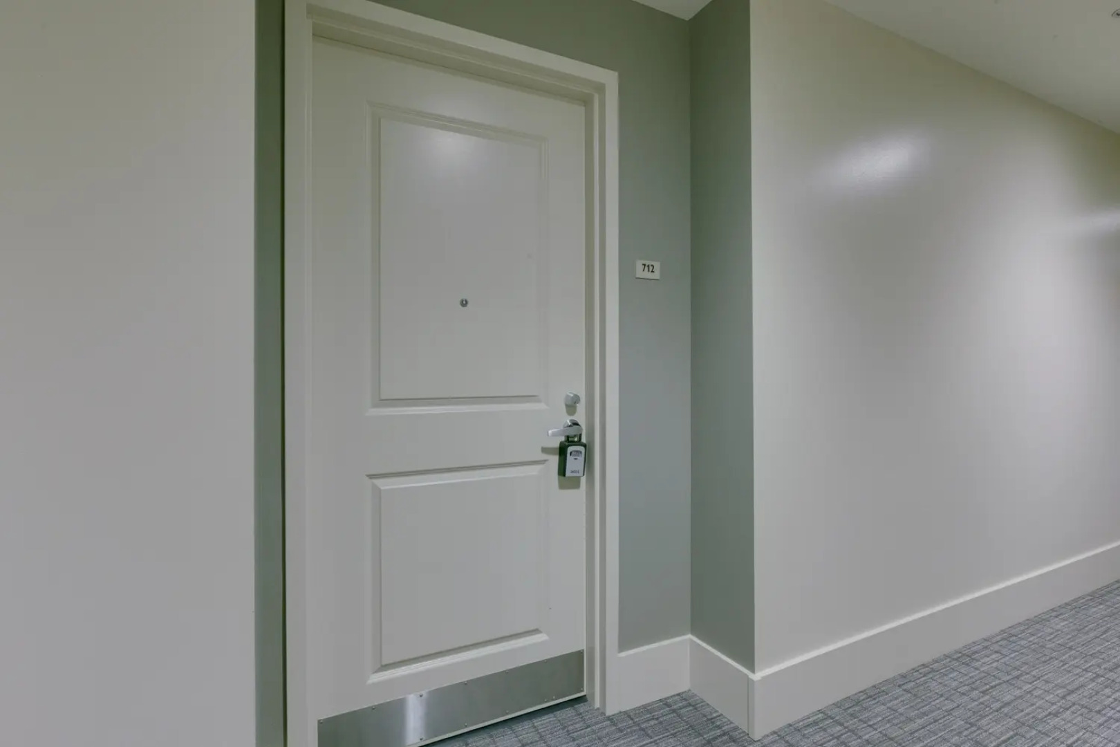 Great spacious Apartment - Downtown Location