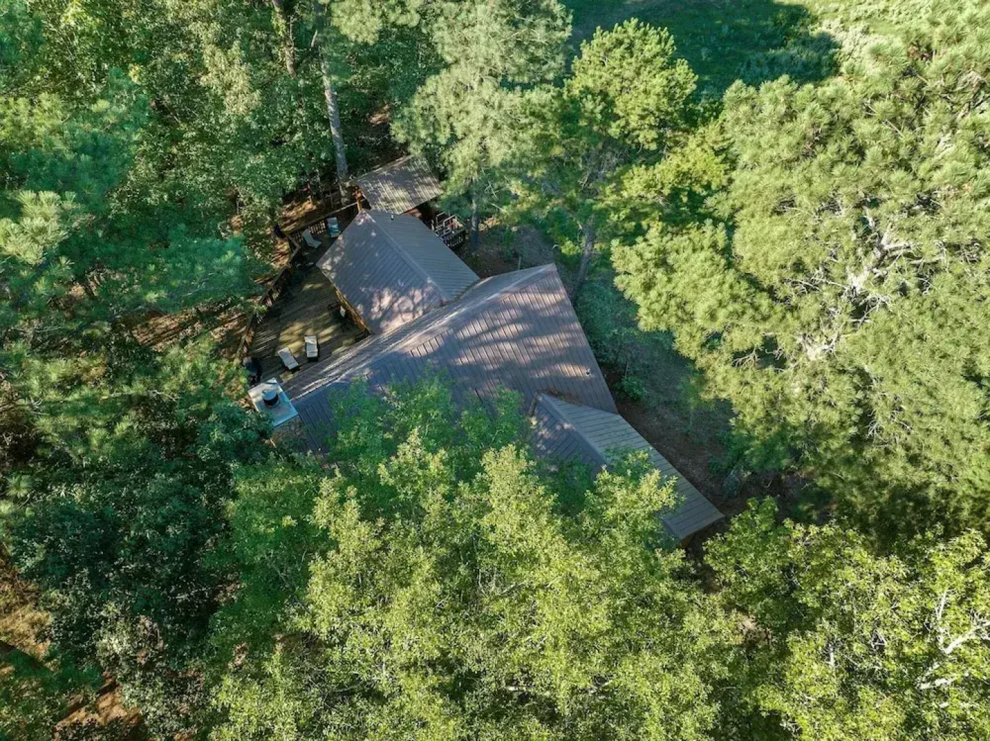 Okehi Pine Cabin With Wood Burning Fireplace and Outdoor Hot Tub by Redawning