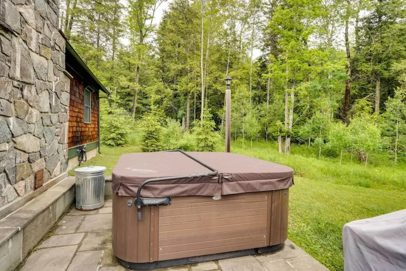 Secluded Elka Park Cabin: Hot Tub & Fire Pit!